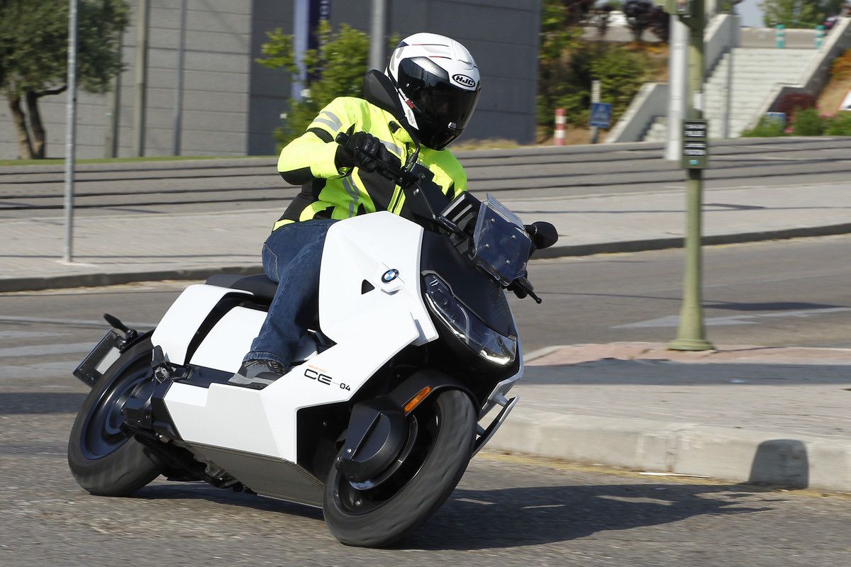 Prueba BMW CE04 y C400X… ¿Lo prefieres divertido o práctico? Prueba BMW CE04 y C400X… ¿Lo prefieres divertido o práctico?