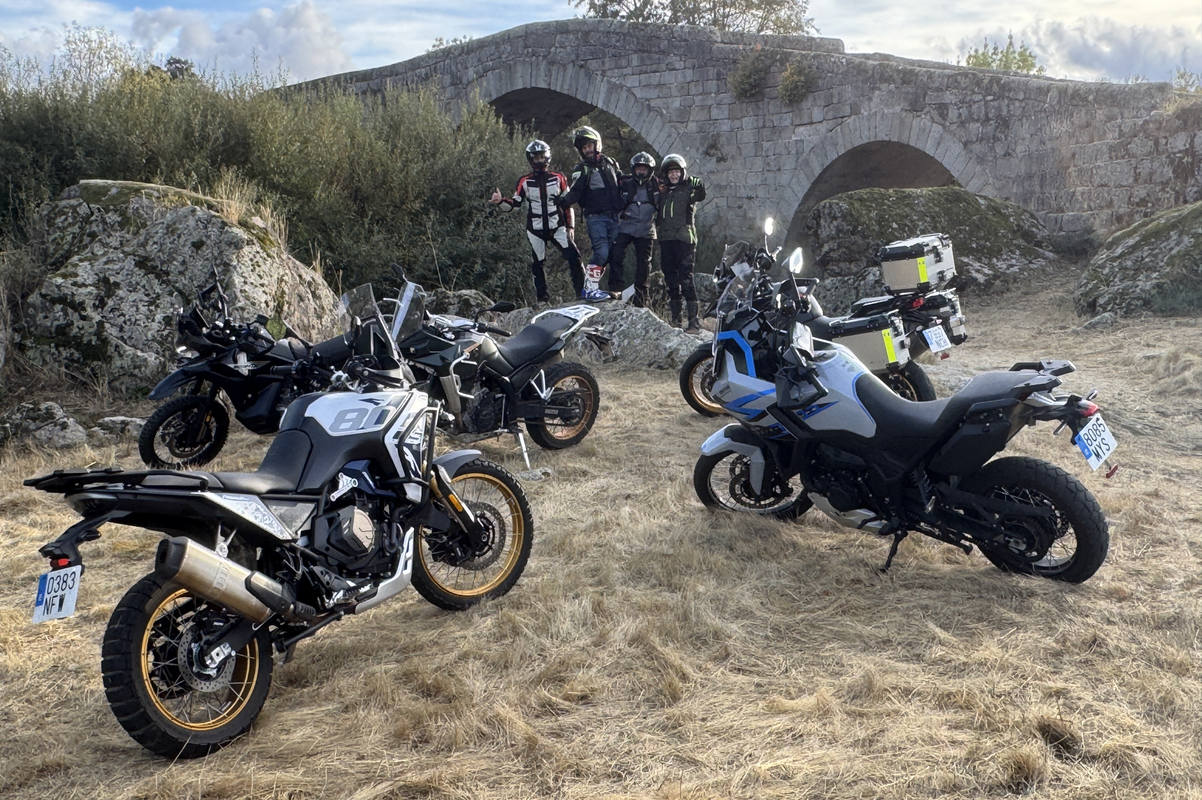 Prueba trail chinas medias: CFMoto, Kove, Voge, QJ Motor y Zontes ¡frente a frente!