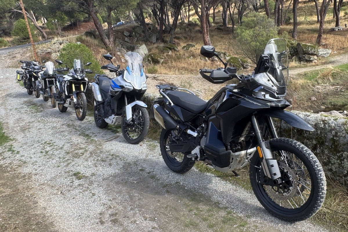 Voge DS 800 Rally, Kove 800 X Pro, CF Moto 800 MT-X, QJ Motor SRT 900 y Zontes 703 F… ¡frente a frente!