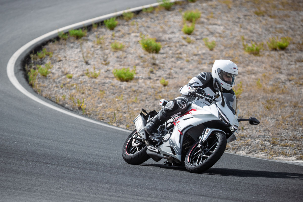 KOVE 350 RR y 450 RR: deportivas de bolsillo ideales para cualquier edad