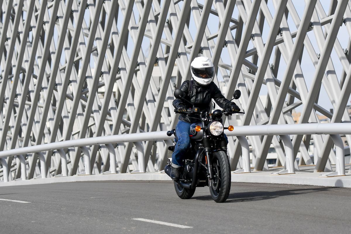 Prueba Royal Enfield HNTR 350: la moto urbanita