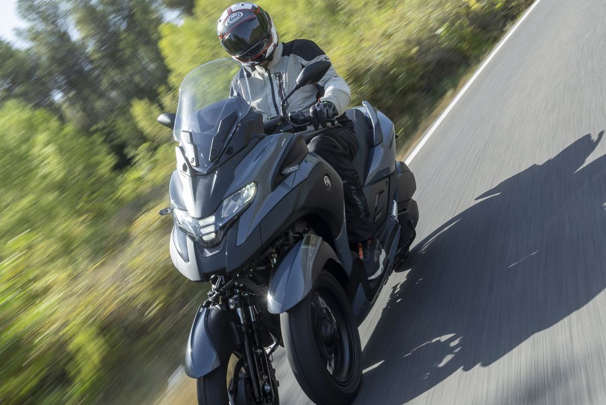 Probamos el Yamaha Tricity 300 2026... ¡con airbag!