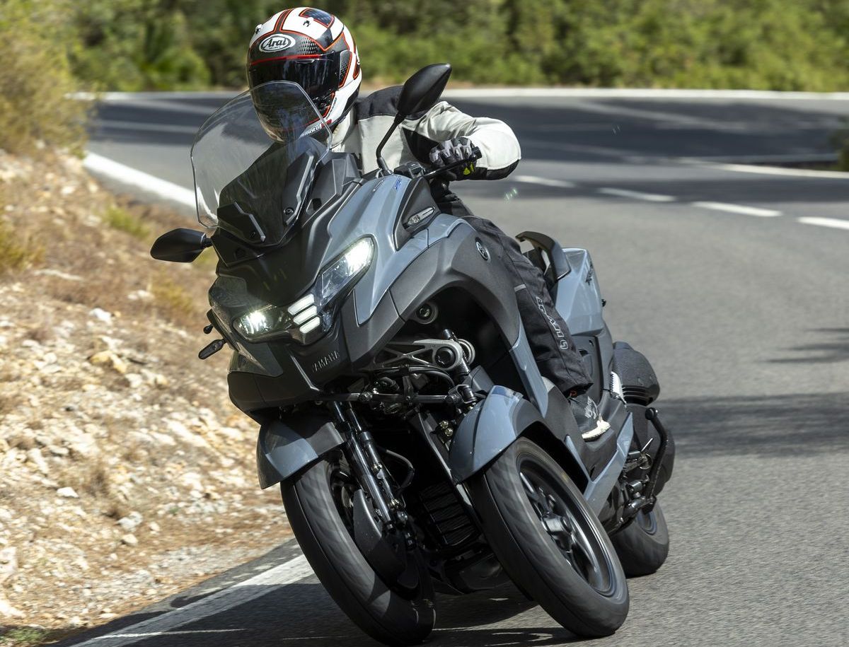 Probamos el Yamaha Tricity 300 2026... ¡con airbag!