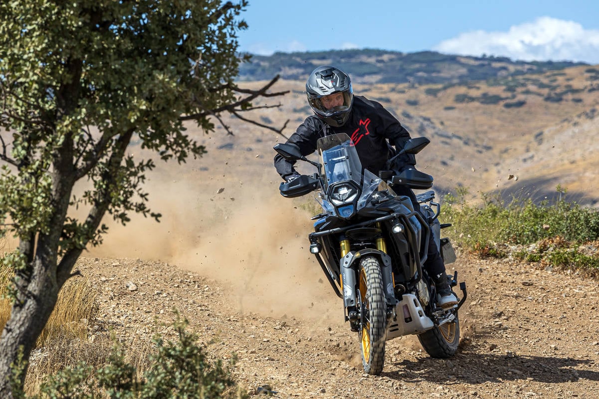 Prueba Voge DS800 Rally: la trail mÃ¡s campera y barata para salir del asfalto