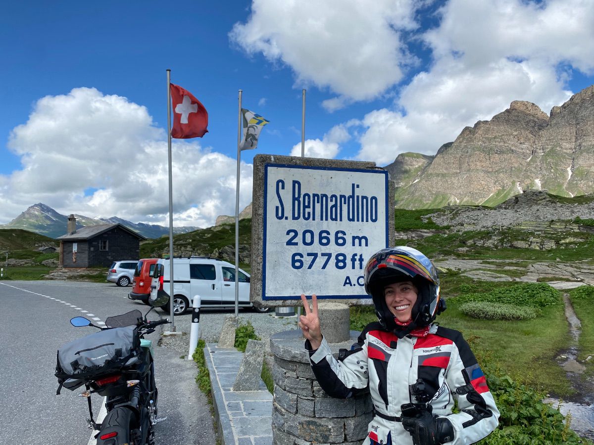 Descubrir Suiza en moto eléctrica: los 3.000 kms de Alicia Sornosa en una Zero SR/F Descubrir Suiza en moto eléctrica: los 3.000 kms de Alicia Sornosa en una Zero SR/F