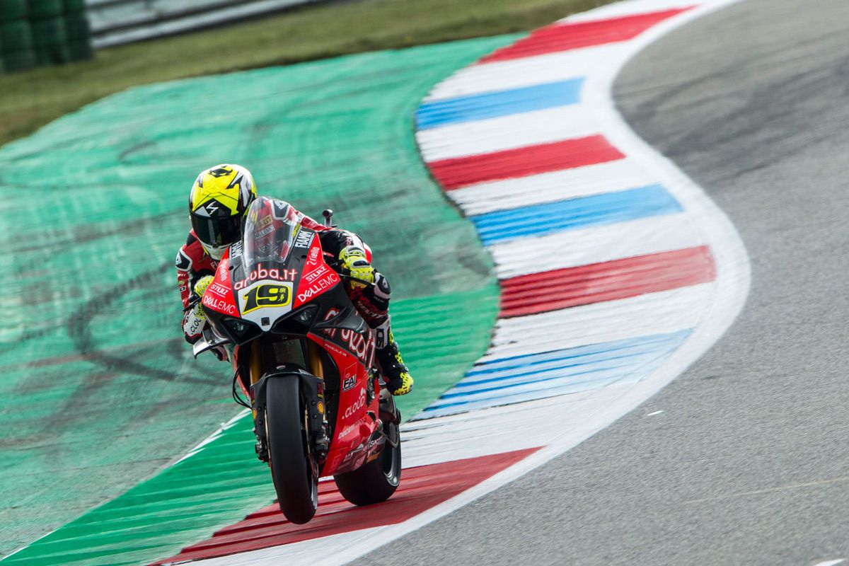 Doble victoria de Alvaro Bautista en SBK en Assen
