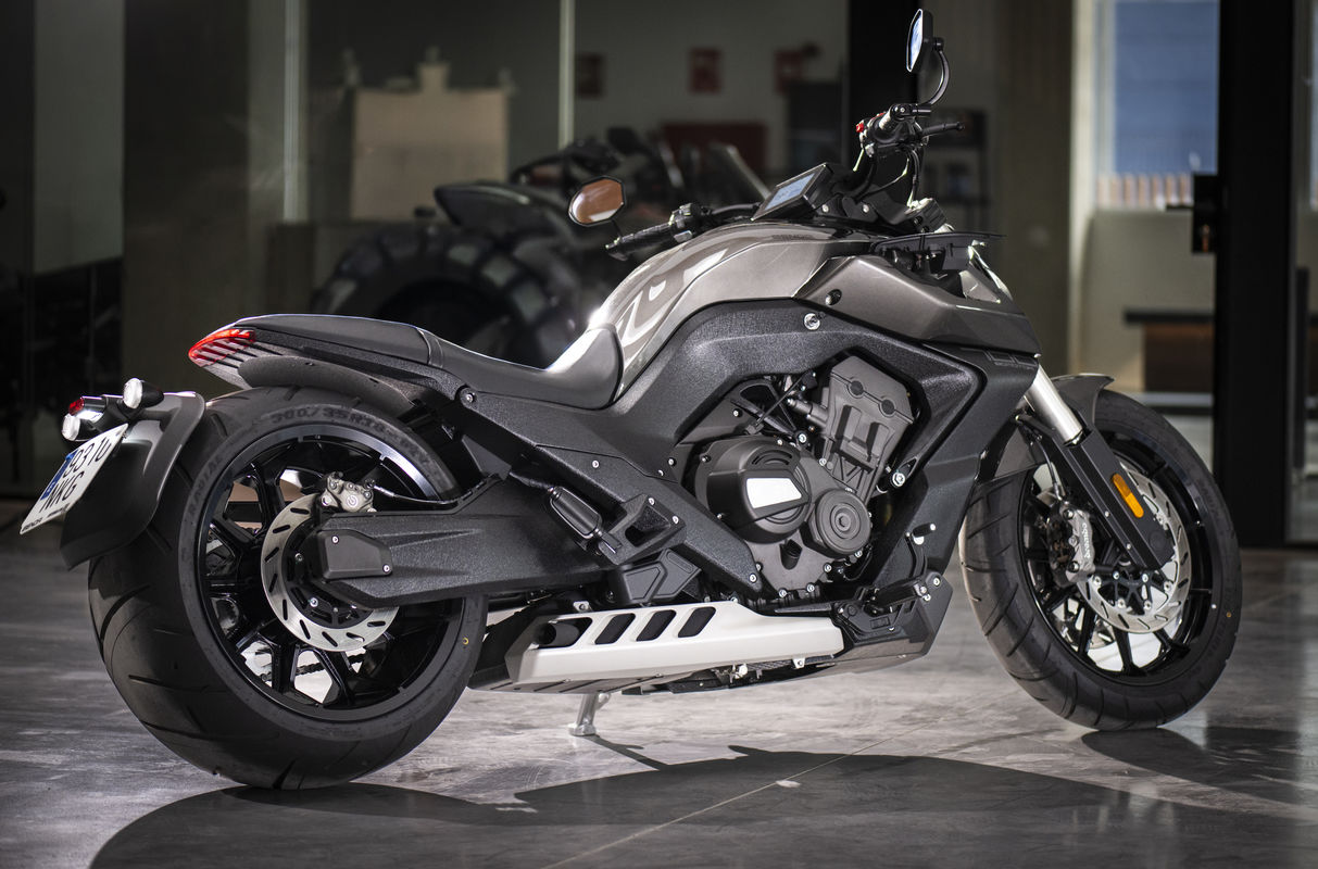 Las Benda a prueba: Napoleon Bob 250, Chinchilla 350 Neo y Dark Flag V4 500