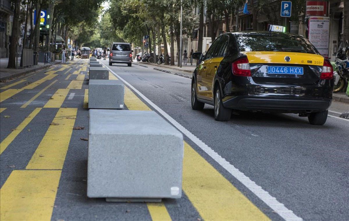 Trampas en Barcelona para ciclistas y motoristas