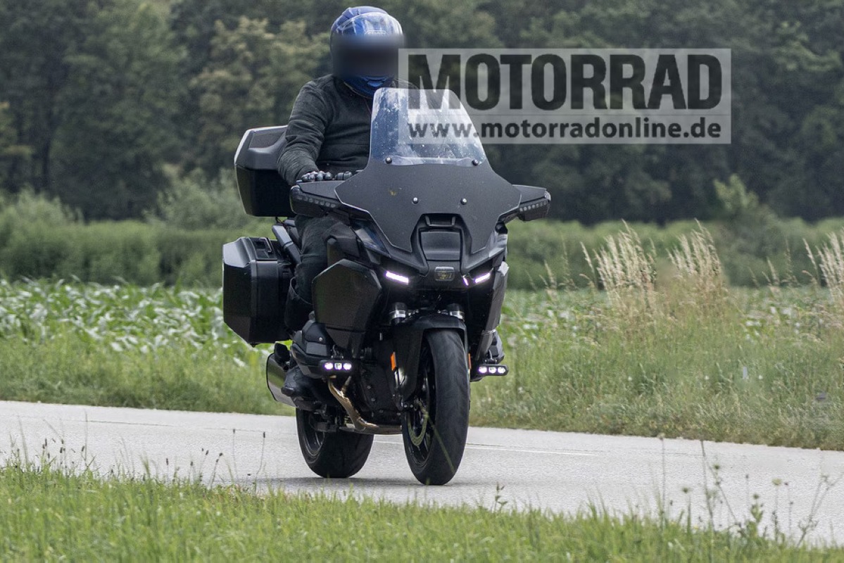 BMW R 1300 RT 2025: más potente, equipada y ¡sin embrague!