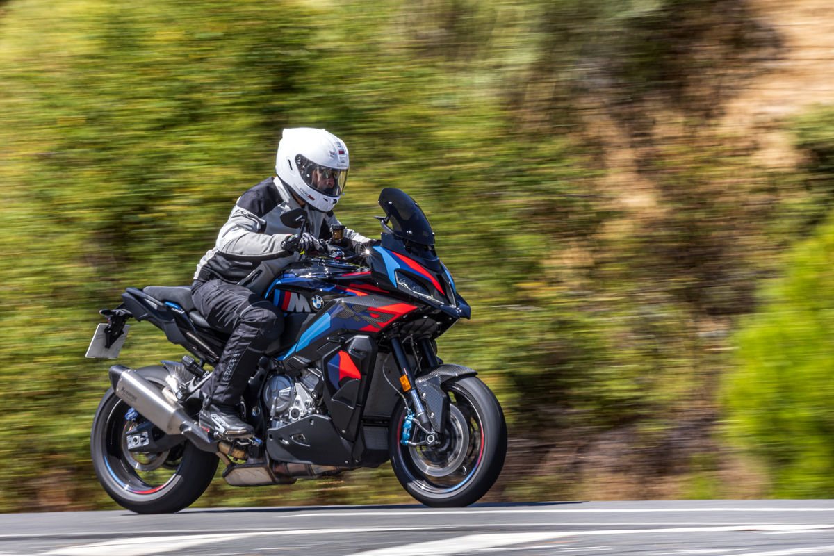 El arma absoluta para carretera: probamos la BMW M 1000 XR 2026 de 30.000 euros