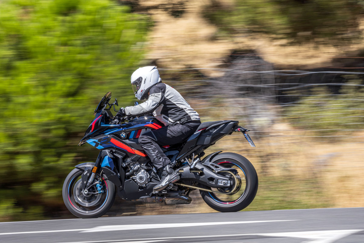 El arma absoluta para carretera: probamos la BMW M 1000 XR 2026 de 30.000 euros