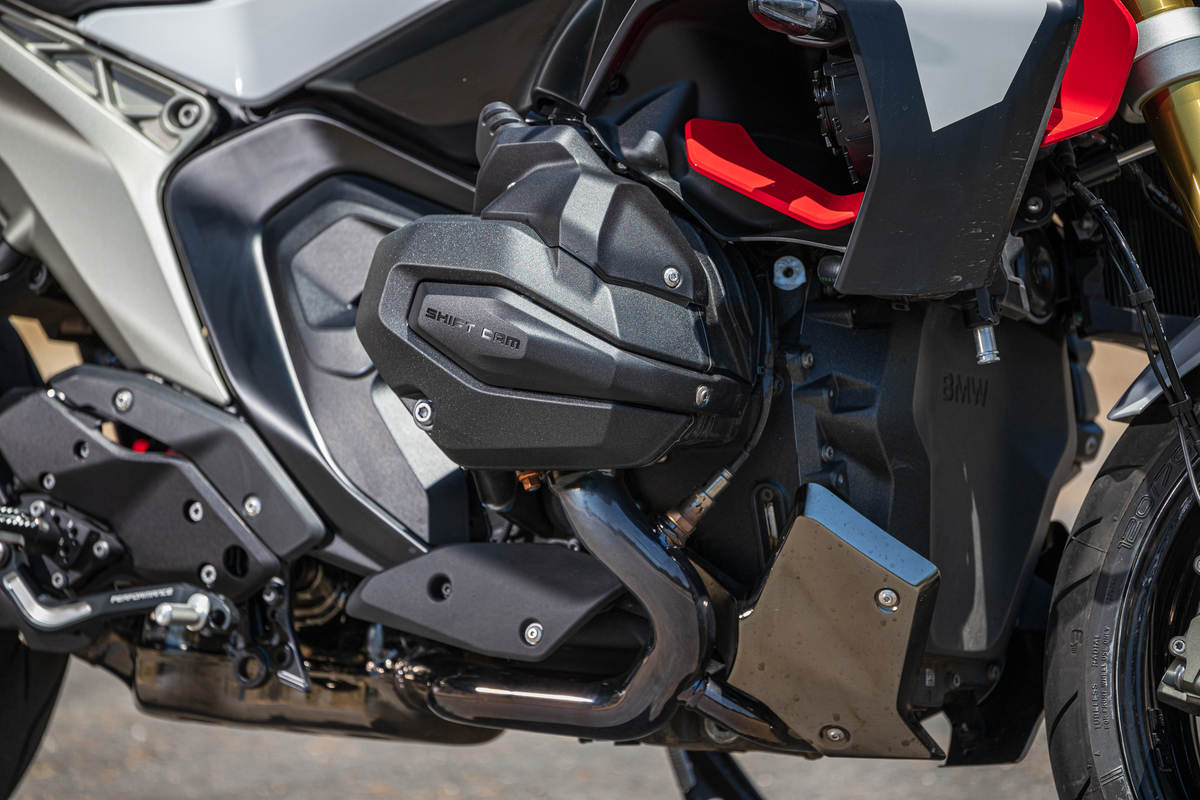 Prueba BMW R 1300 R: la bóxer naked más deportiva y potente Prueba BMW R 1300 R: la bóxer naked más deportiva y potente