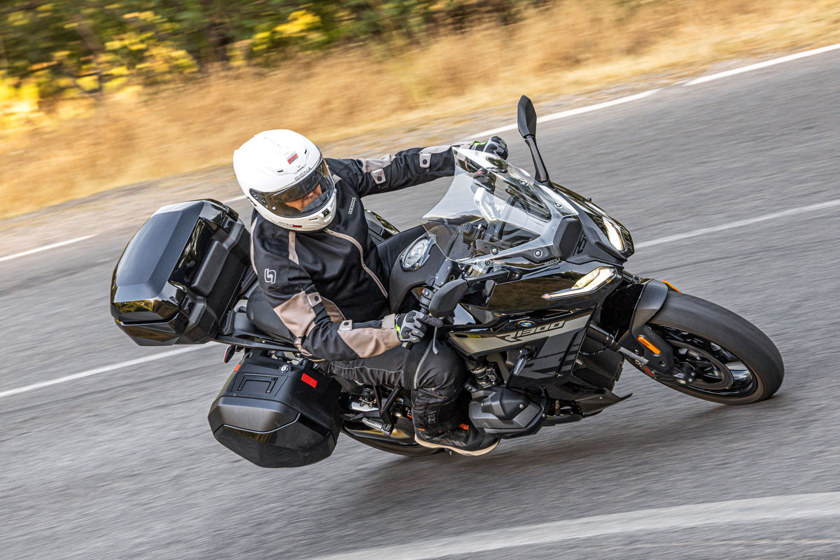 Prueba BMW R 1300 RS 2026: buena viajera y mejor deportiva