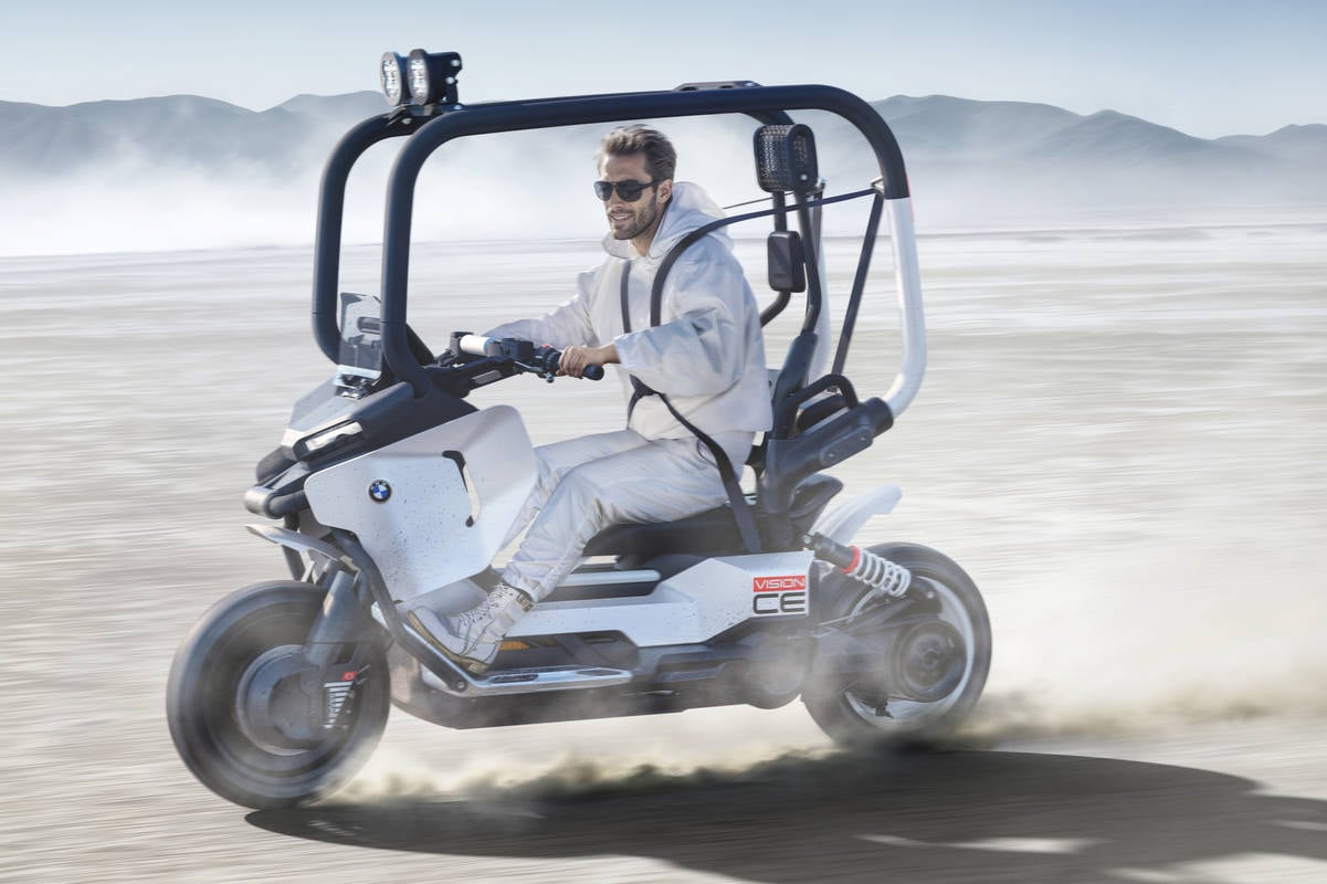 Sin casco y sin gasolina: asÃ­ es el BMW Vision CE... Â¿una buena idea?