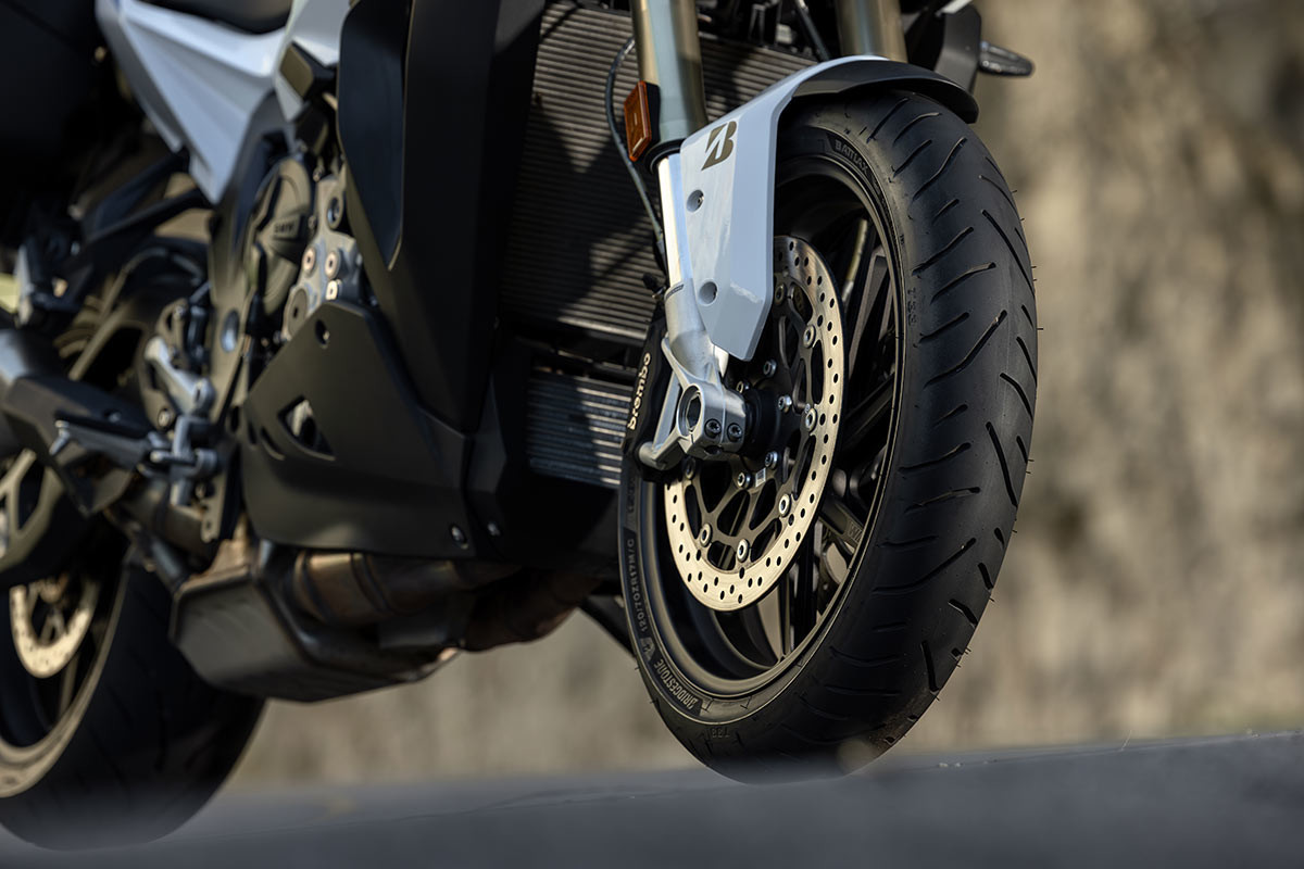 Bridgestone Battlax Sport Touring T33: equilibrio ideal