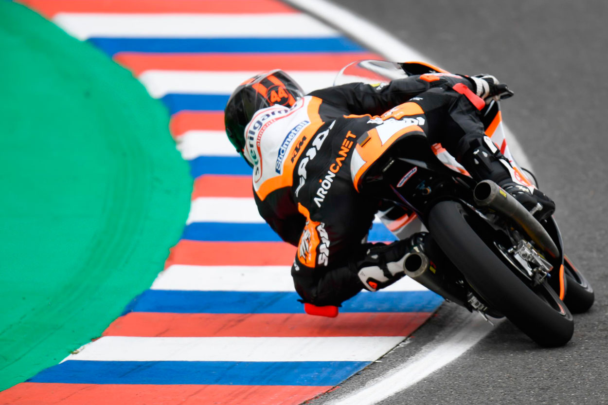 Aron Canet, durante los entrenamientos del viernes del GP de Argentina en Moto3