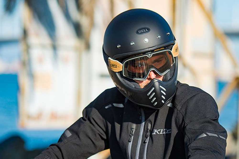 Bell presenta los cascos de su gama 2021 Moto1Pro