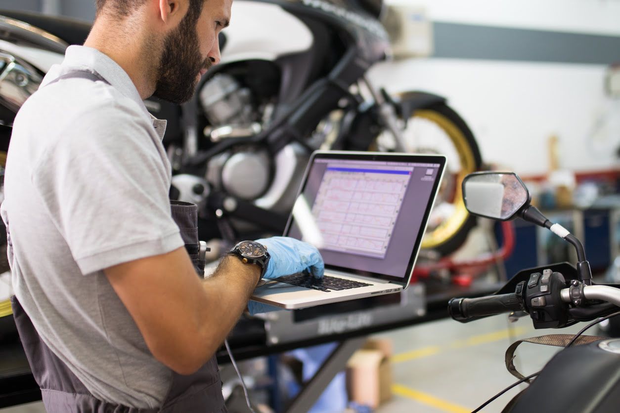 ¿Cómo mejorar tu moto? Reprogramación de centralitas