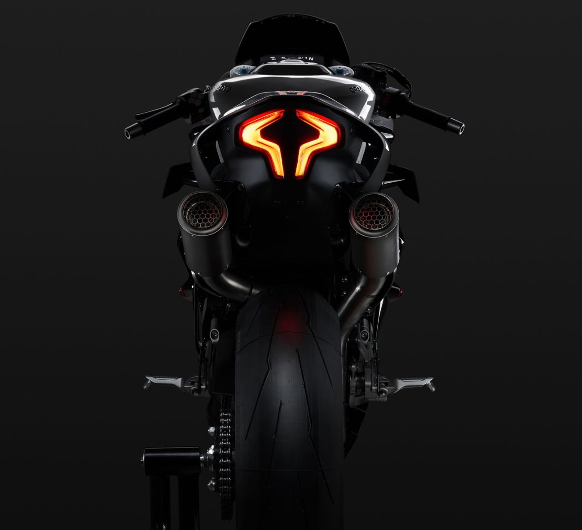 CFMoto Concept: ¿superdeportiva con motor KTM 990?