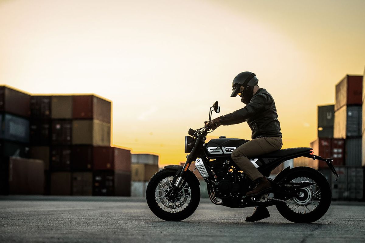 Brixton: nueva Crossfire 500 XC 2022, scrambler para carnet A2