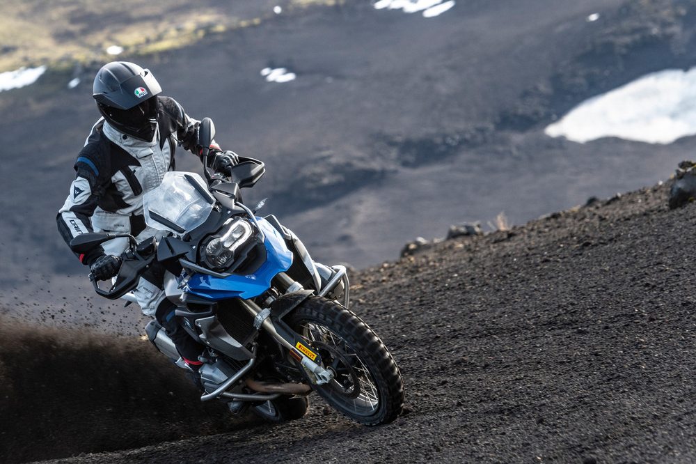 Cómo elegir una chaqueta de moto trail para tus viajes de aventura |