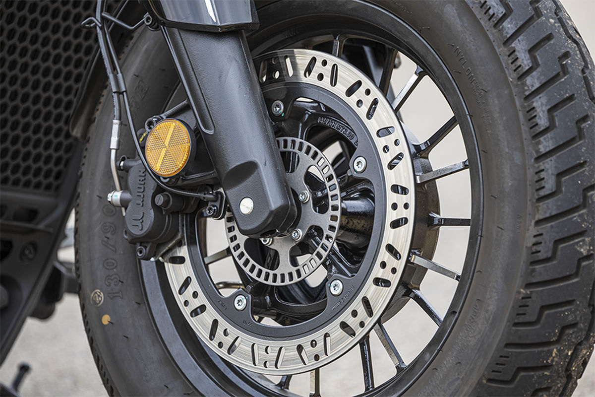 Cyclone RA600: la llamativa custom que se pilota como una naked