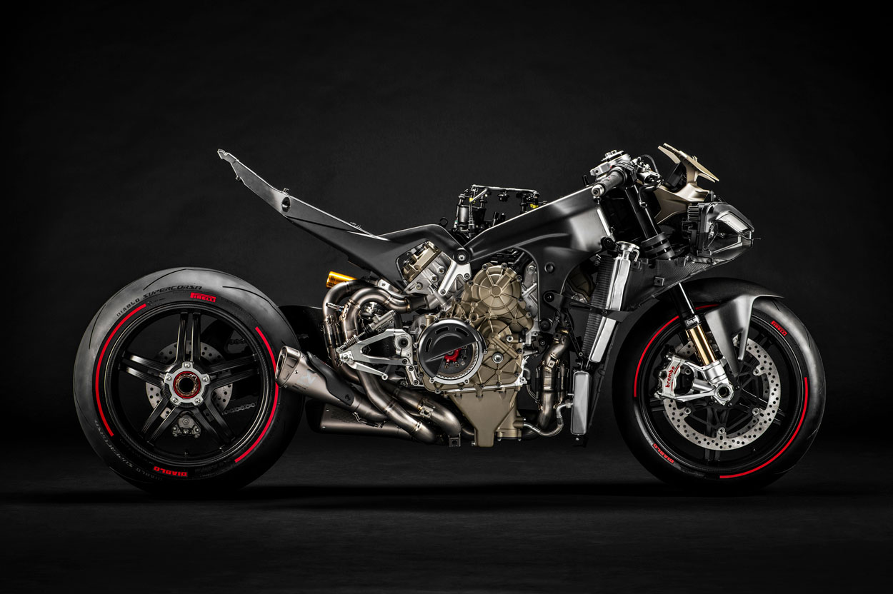 La Ducati Panigale V4 Superleggera luce un sofisticado chasis en fibra de carbono