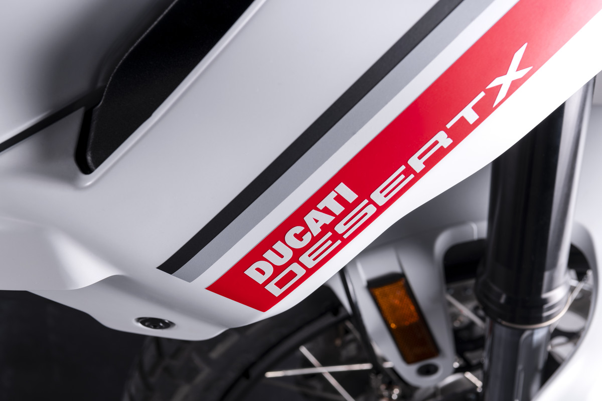 Nueva Ducati DesertX: su trail más campera con 110 CV y 202 kg