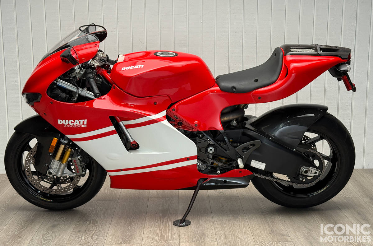Moto de ensueño: Ducati Desmosedici 2008, la única MotoGP de calle... ¡barata! Moto de ensueño: Ducati Desmosedici 2008, la única MotoGP de calle... ¡barata!