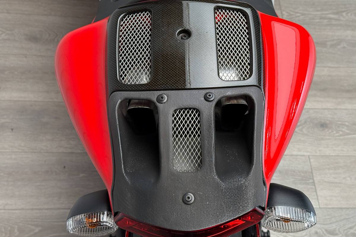 Moto de ensueño: Ducati Desmosedici 2008, la única MotoGP de calle... ¡barata!