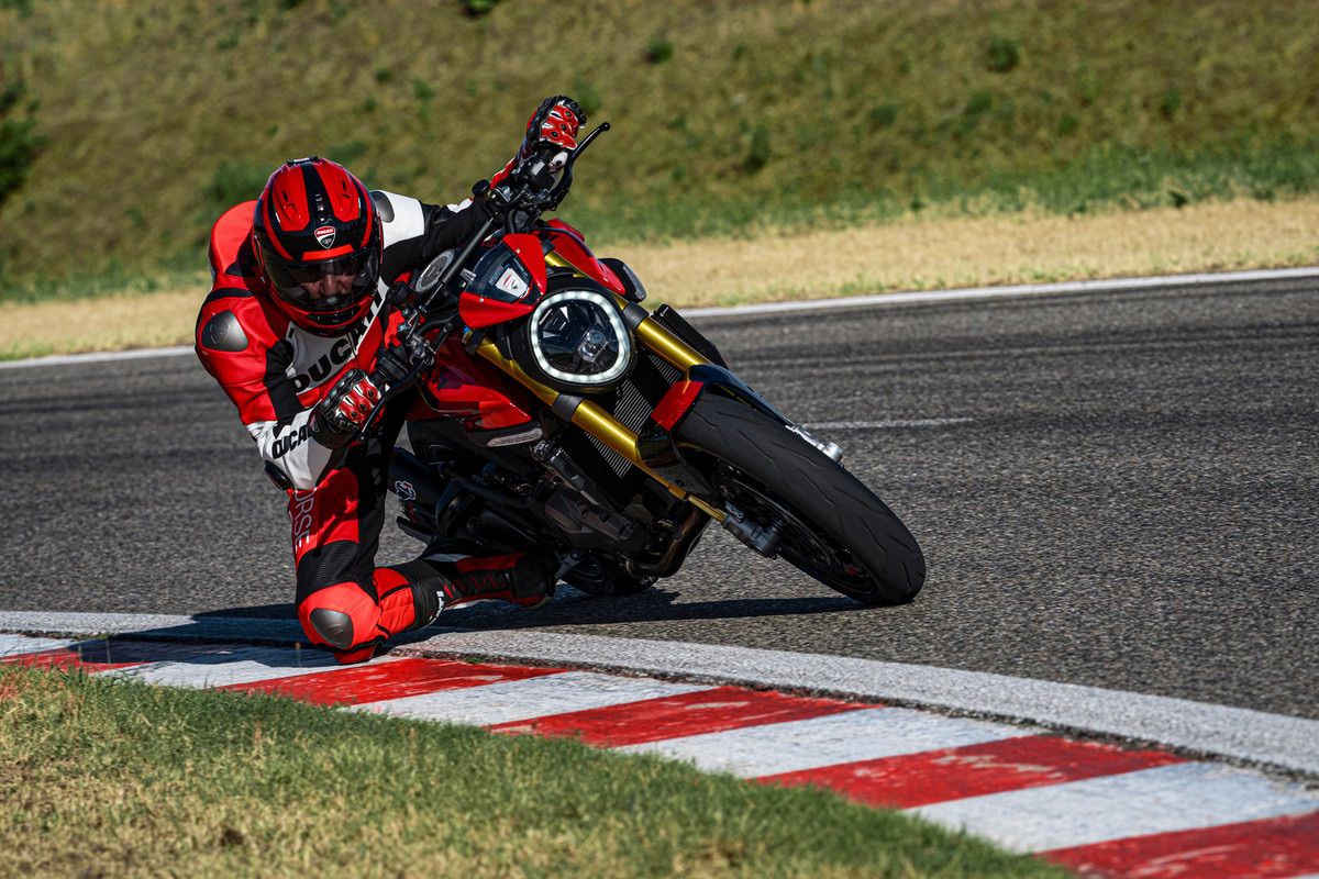 Nueva Ducati Monster SP 2023: más ligera y mejor equipada