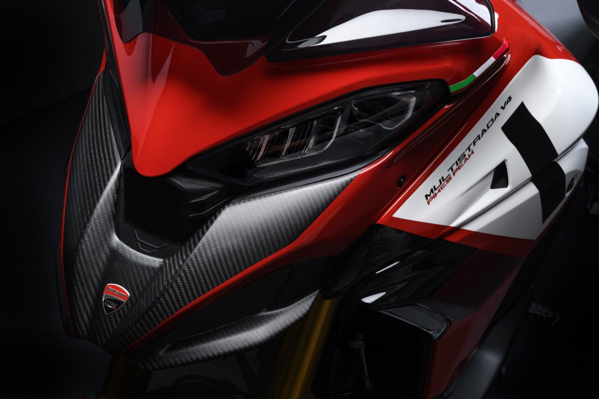 Nueva Ducati Multistrada V4 Pikes Peak 2022: trail ¡deportiva!