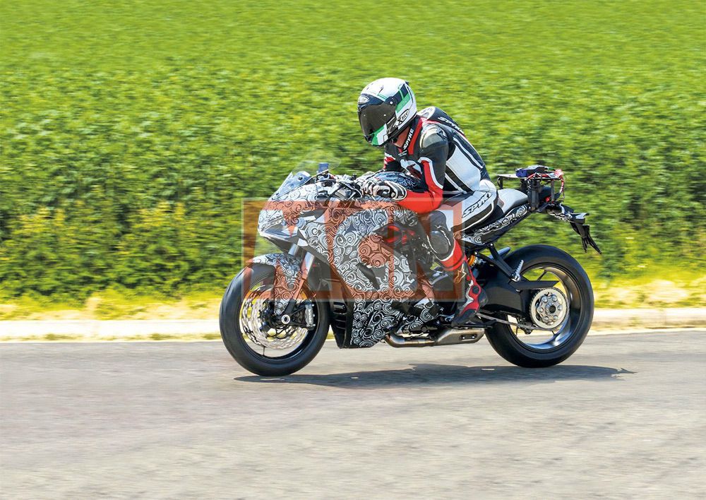 Ducati SuperSport 939 fotos espía