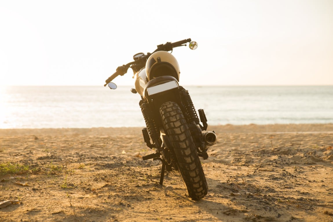 Mejores rutas en moto por las playas de Andalucía