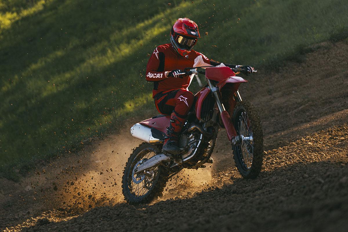 Ducati Desmo250 MX, las razones que la hacen diferente al resto