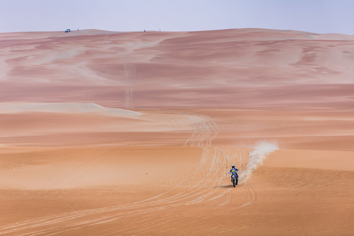 Victoria de Luciano Benavides en la Etapa 4 del Abu Dhabi Desert Challenge