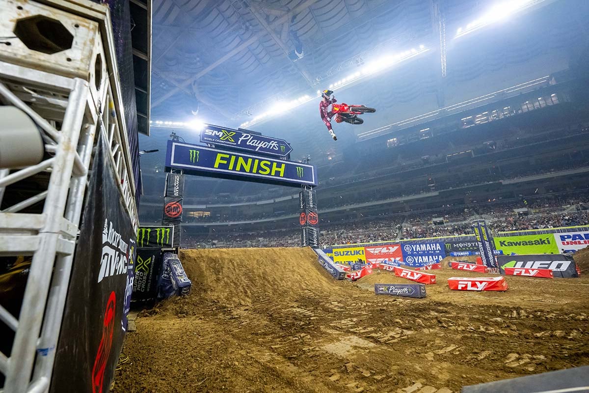 Jett Lawrence asegura el liderato tras la segunda cita del SMX en St. Louis