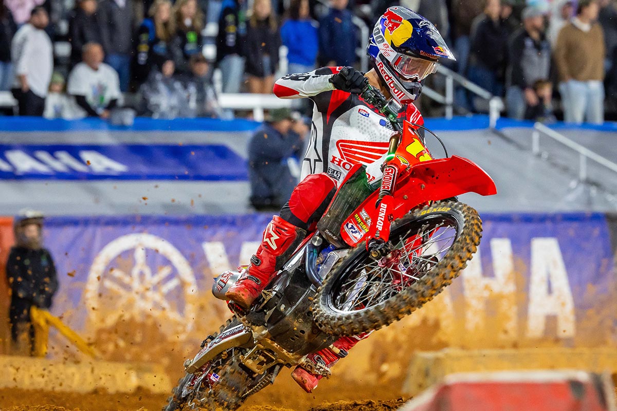 Jett Lawrence amplía su ventaja con la victoria en el SX de Birmingham