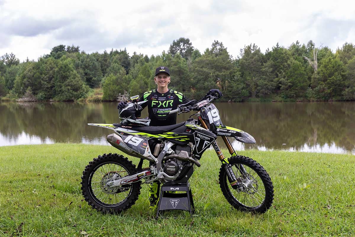 El piloto de motocross Deacon Denno se une a Triumph Racing America