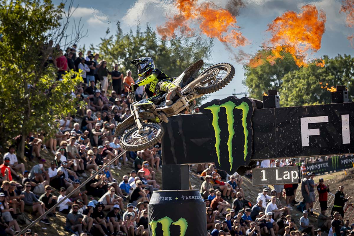 Guillem Farrés conquista Foxhills y ya lidera el Mundial de MX2