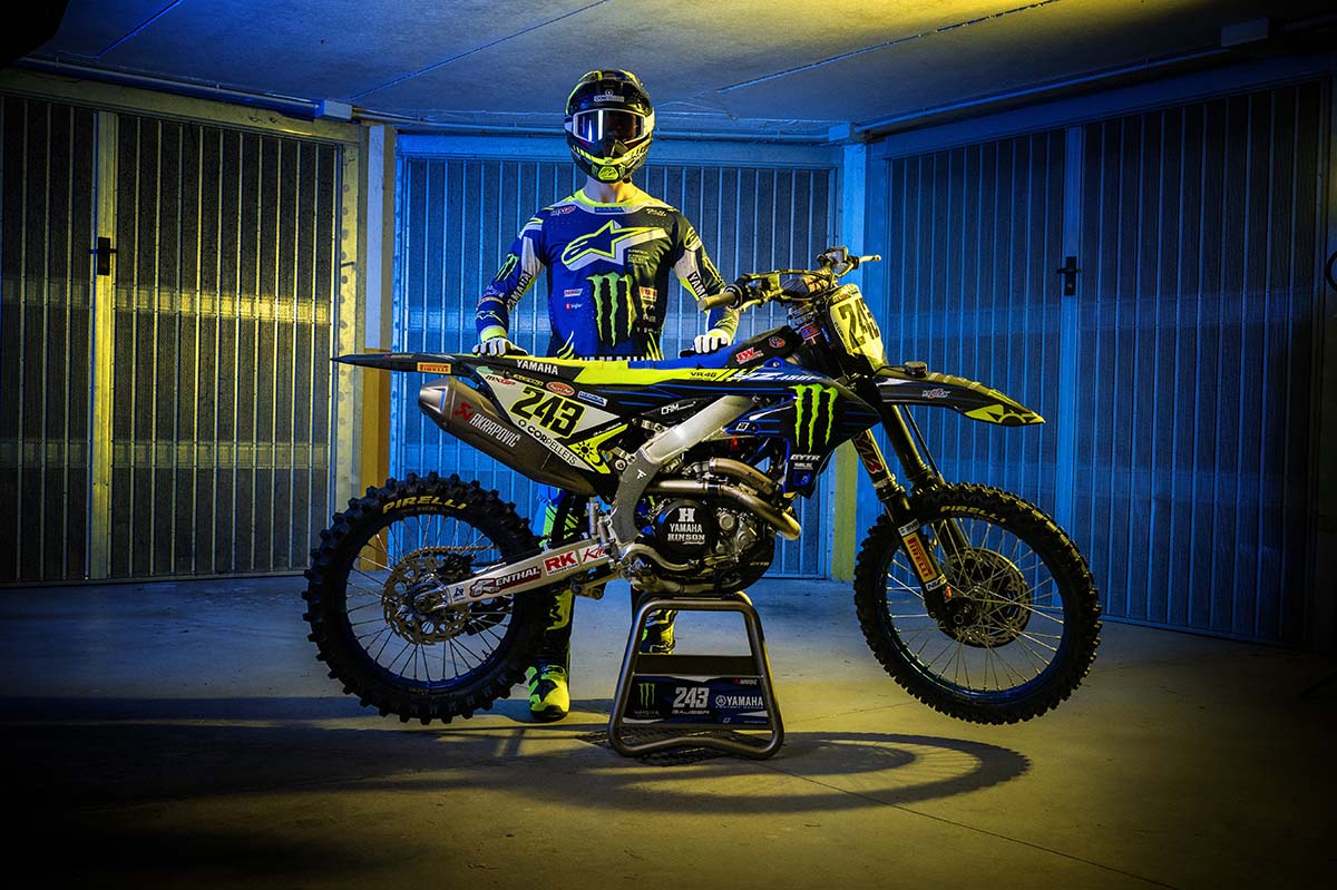 Tim Gajser rinde homenaje a Valentino Rossi en el MXGP de Trentino