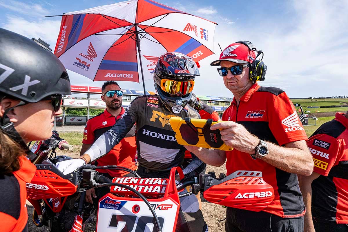 Nuevas aventuras para Rubén Fernández, con Gajser de vuelta a la acción