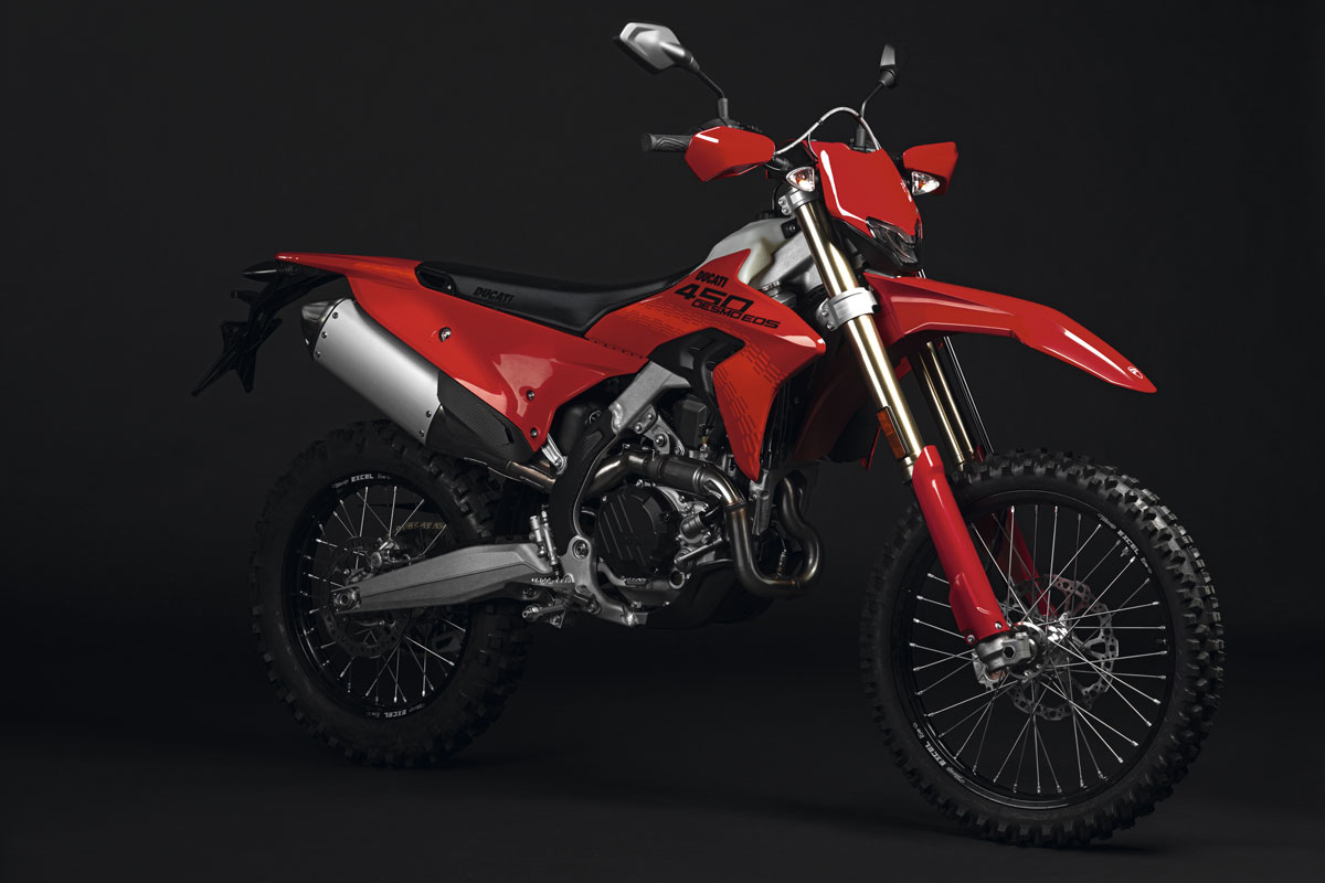 Ducati entra en el enduro con una moto única en su categoría