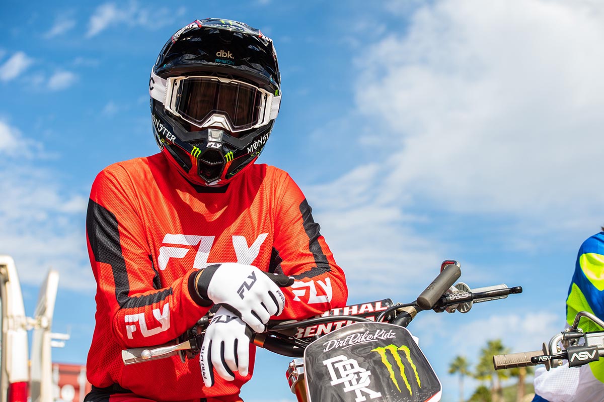 FLY Racing prepara su gama off-road para afrontar el calor del verano