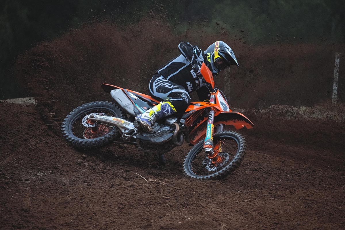 La confianza también se viste: así viven los pilotos la filosofía FLY Racing