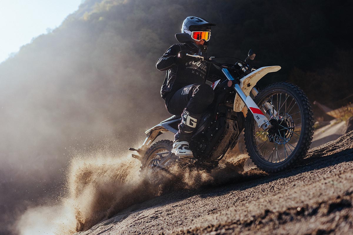 Zero Motorcycles impulsa la Navidad con una promoción especial para su gama X Line