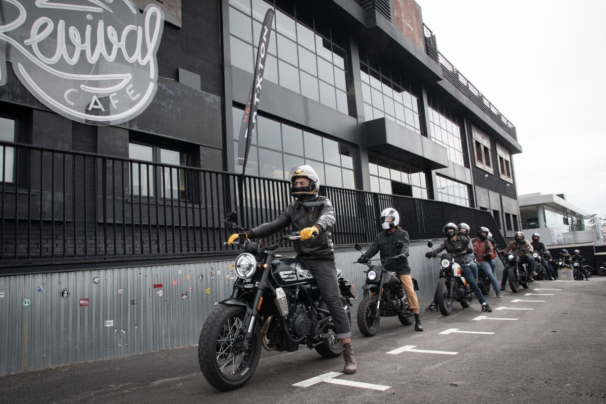Así fue el primer encuentro entre los motoristas de Brixton en España