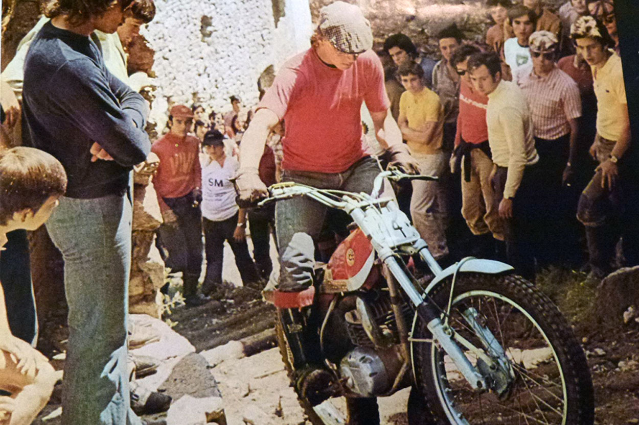 Manuel Soler, en acción, con su Bultaco Sherpa