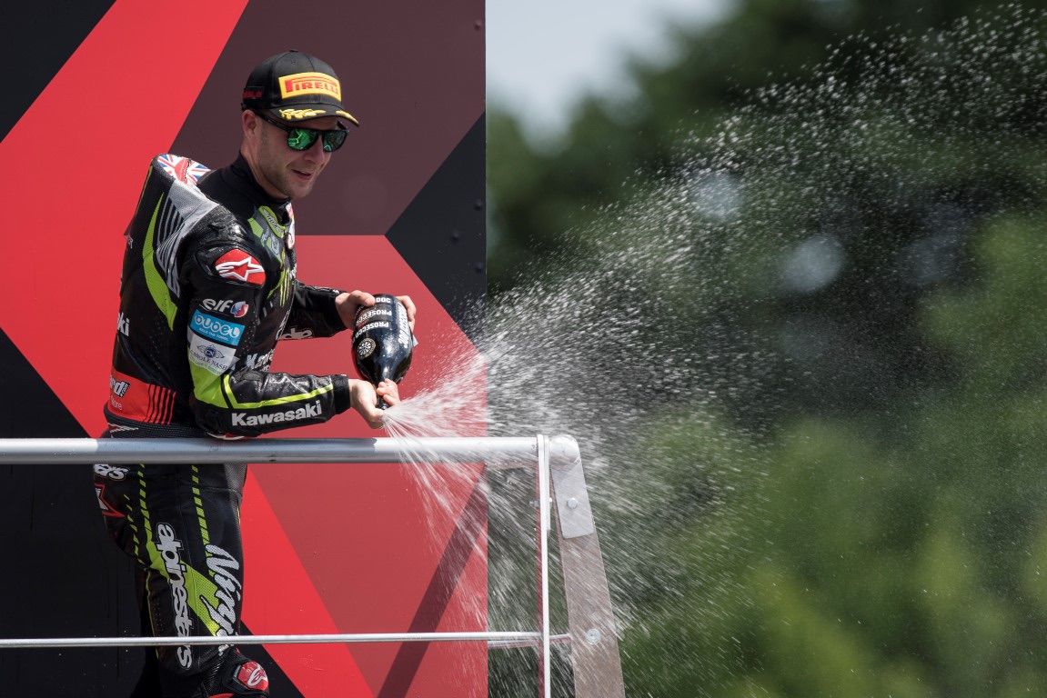 Jonathan Rea firma 2 años más Kawasaki Jonathan Rea firma 2 años más Kawasaki