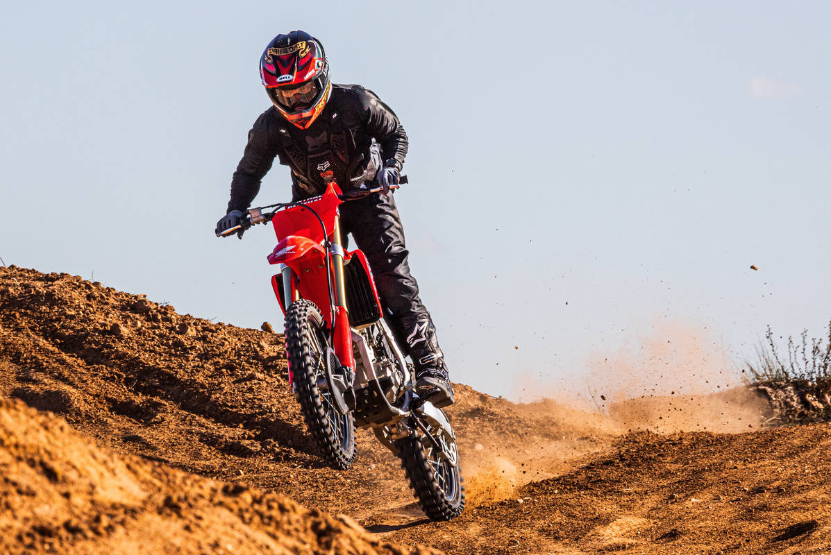 Prueba Honda CRF 250 2025: ¡Todo al Rojo!
